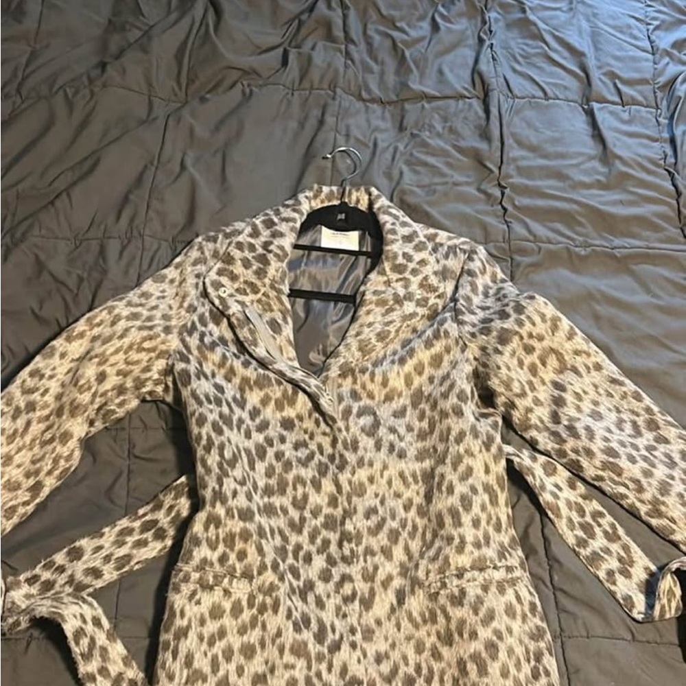 Old Navy maternity Women's Cream and Gray Teddy Jacket